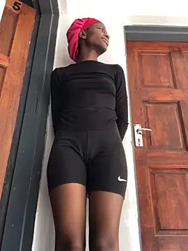 Caramel102004 online show from April 20, 2026, 11:46 am