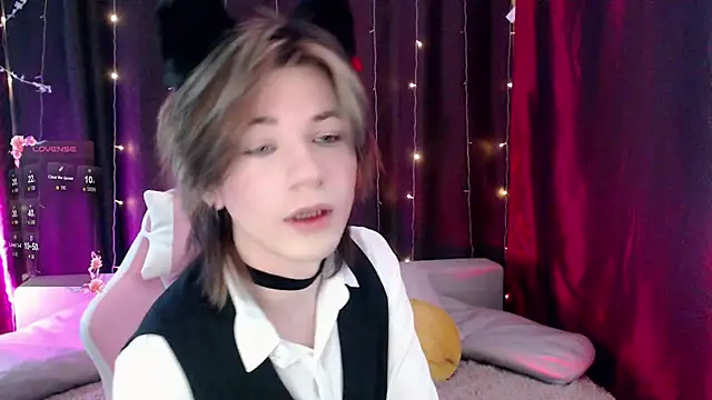 Snapshot of evan_reinhart chatting on January 11, 2026, 11:00 pm evan reinhart online show from January 11, 2026, 11:00 pm