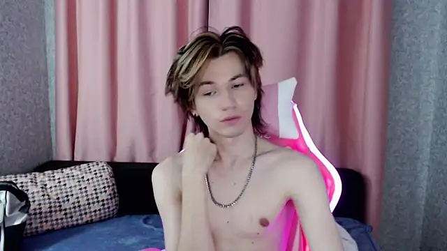 Snapshot of evan_reinhart chatting on October 1, 2025, 1:55 am evan reinhart online show from October 1, 2025, 1:55 am