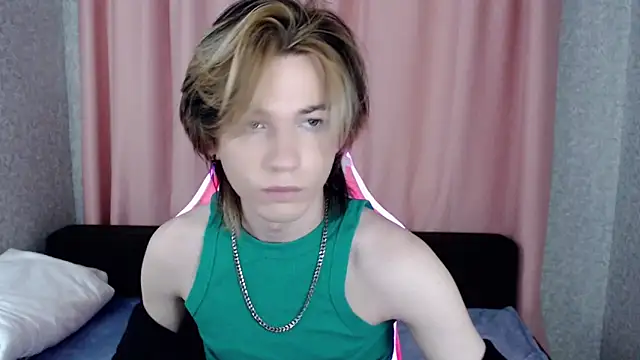 Snapshot of evan_reinhart chatting on October 5, 2025, 6:31 pm evan reinhart online show from October 5, 2025, 6:31 pm