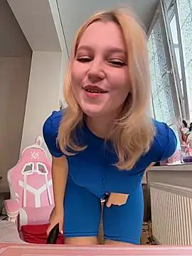 Crystal Neko online show from November 20, 2025, 12:17 pm