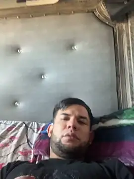 Snapshot of Moisesjrtapia chatting on February 8, 2026, 12:19 am Moisesjrtapia online show from February 8, 2026, 12:19 am