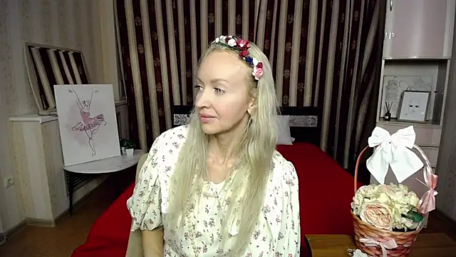 horny blonds online show from November 27, 2025, 11:21 am