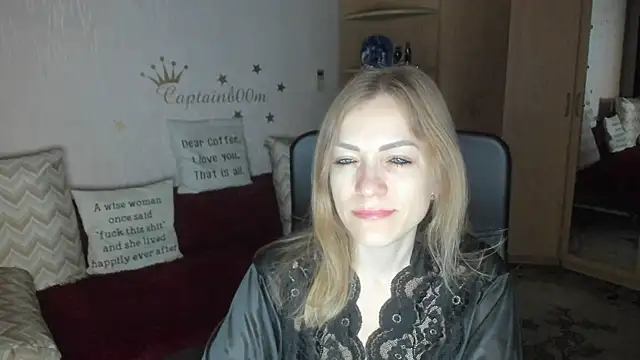 Tiffany Bates online show from October 15, 2025, 3:05 am