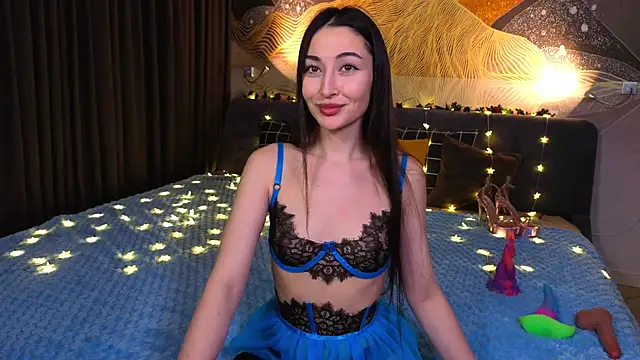 MilaYumi online show from April 23, 2026, 2:19 pm