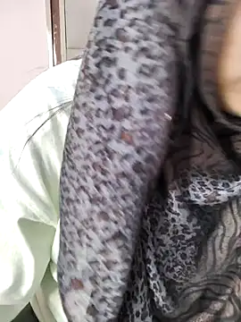 Miss Rose   online show from April 2, 2026, 5:47 am