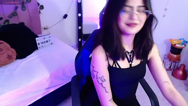 isa bunny18 online show from November 5, 2025, 2:58 am