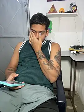 Snapshot of AaronMars_ chatting on October 28, 2025, 4:17 pm AaronMars  online show from October 28, 2025, 4:17 pm