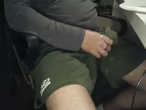 Snapshot of domruanbr chatting on November 9, 2025, 9:52 pm domruanbr online show from November 9, 2025, 9:52 pm