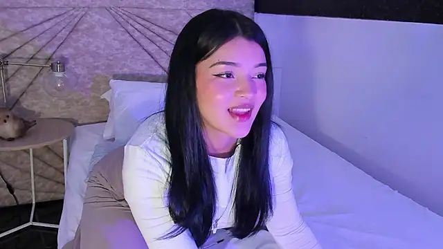 EmmaBlossom online show from March 19, 2026, 12:38 pm