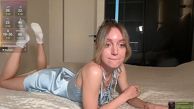 SophieBelll online show from November 14, 2025, 2:10 pm