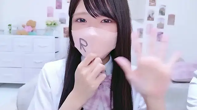 Snapshot of rinochi_ chatting on September 27, 2025, 11:05 am rinochi  online show from September 27, 2025, 11:05 am