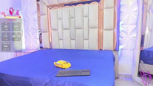 Sarah Adamss online show from November 16, 2025, 12:43 pm