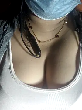 Snapshot of miss_kheyali chatting on October 19, 2025, 7:49 pm miss kheyali online show from October 19, 2025, 7:49 pm