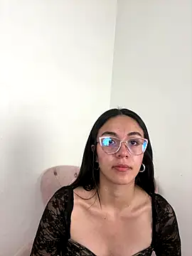 Snapshot of Liaa_sr chatting on October 18, 2025, 6:43 pm Liaa sr online show from October 18, 2025, 6:43 pm