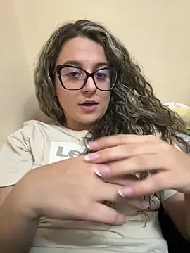 katiaa lovv online show from January 5, 2026, 5:49 pm