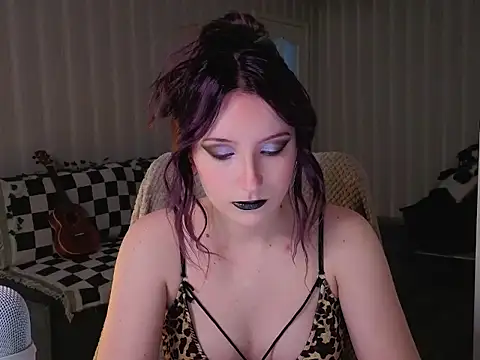 violet-siren-x online show from May 12, 2026, 12:44 pm