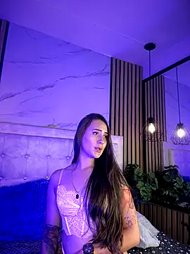 Honey noir online show from December 19, 2025, 7:05 pm