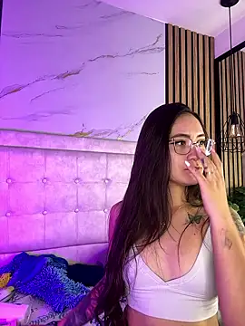 Honey noir online show from January 13, 2026, 7:18 pm