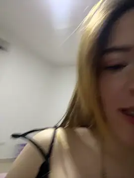 Snapshot of Isabeellaa_ chatting on June 22, 2026, 7:22 pm Isabeellaa online show from June 22, 2026, 7:22 pm