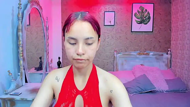 Megane whitte online show from November 3, 2025, 7:28 pm