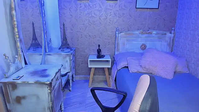 Megane whitte online show from October 30, 2025, 3:49 am