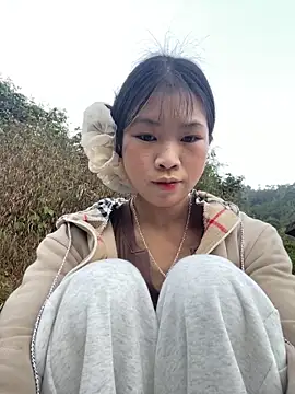 Snapshot of -mayhan11 chatting on December 19, 2025, 10:17 am -mayhan11 online show from December 19, 2025, 10:17 am