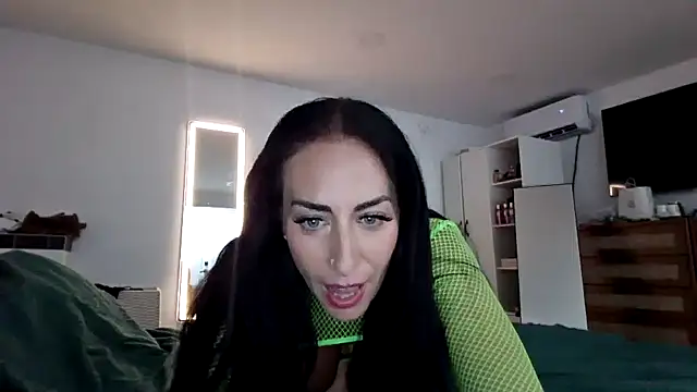 sexyblue queen online show from May 18, 2026, 12:33 am