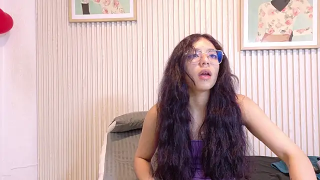 Snapshot of Abrilmirren chatting on February 28, 2026, 11:10 am Abrilmirren online show from February 28, 2026, 11:10 am