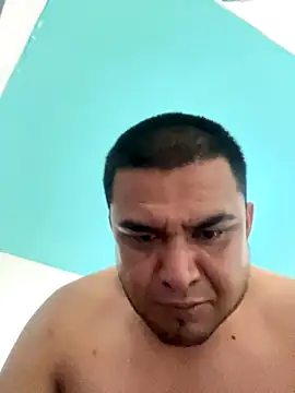 Snapshot of Sk3m_veryhot chatting on October 3, 2025, 10:06 am Sk3m veryhot online show from October 3, 2025, 10:06 am