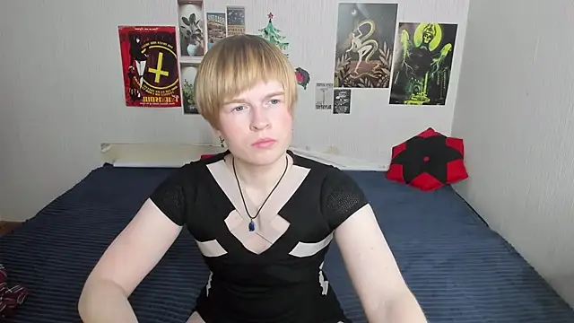 Cattie w  online show from April 8, 2026, 1:07 am