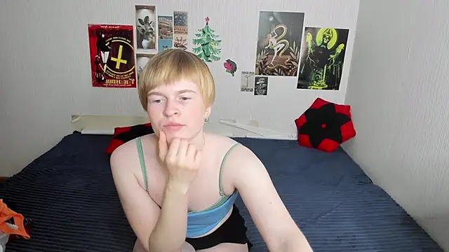 Cattie w  online show from April 4, 2026, 1:12 am