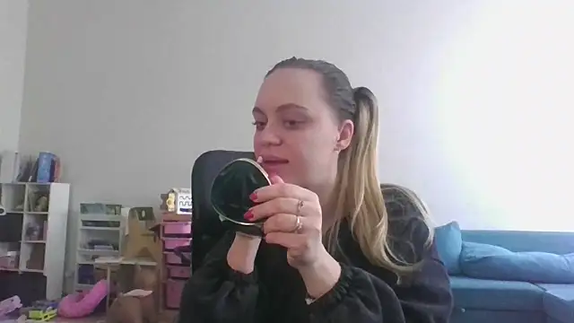 Cynoraye online show from February 12, 2026, 10:26 am