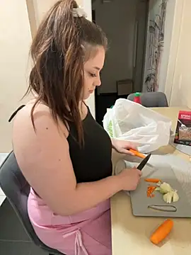 Snapshot of gold_geerll chatting on November 1, 2025, 11:15 am gold geerll online show from November 1, 2025, 11:15 am