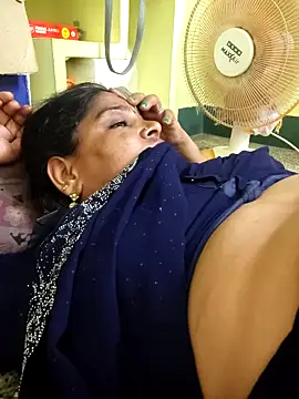 navyasree143 online show from April 14, 2026, 3:39 pm