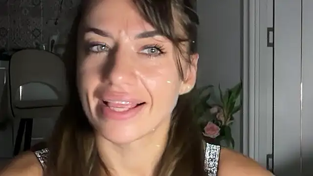 Snapshot of Roriann chatting on February 14, 2026, 6:30 pm Roriann online show from February 14, 2026, 6:30 pm