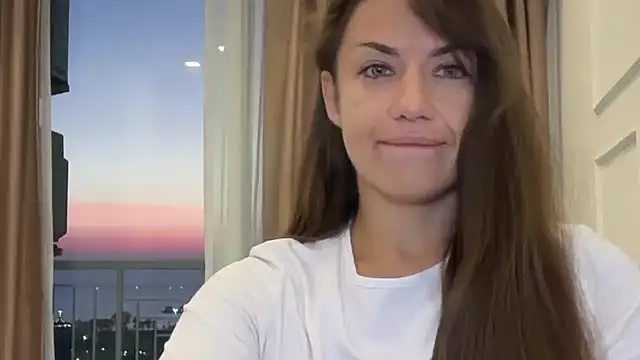 Snapshot of Roriann chatting on February 5, 2026, 11:39 am Roriann online show from February 5, 2026, 11:39 am