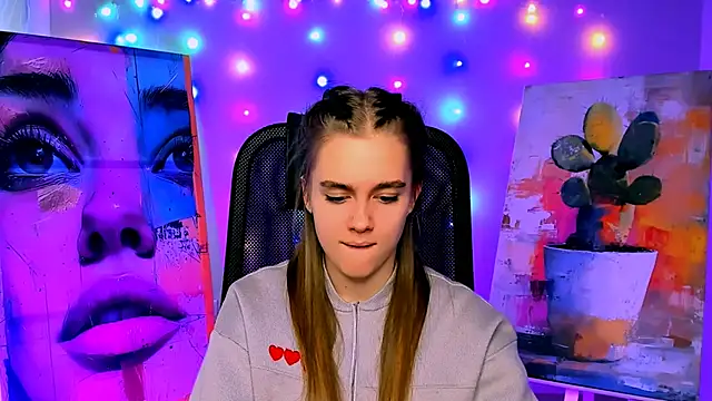 JuneWoods online show from February 12, 2026, 7:30 am