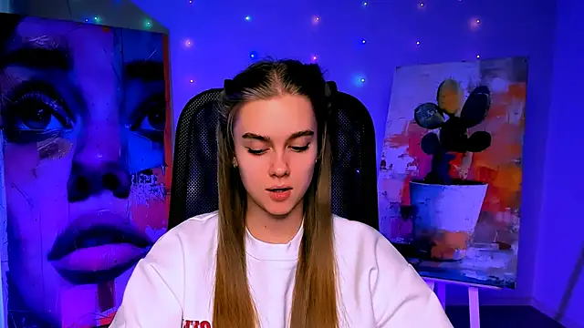 JuneWoods online show from February 9, 2026, 12:14 pm