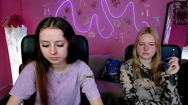 Snapshot of rebecca_smile chatting on April 23, 2026, 12:29 pm rebecca smile online show from April 23, 2026, 12:29 pm