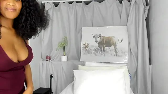 ConnieSmall24 online show from October 25, 2025, 9:26 pm