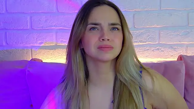 Snapshot of AnitaVenture chatting on October 4, 2025, 4:25 am AnitaVenture online show from October 4, 2025, 4:25 am