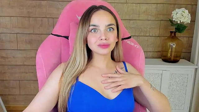 Snapshot of AnitaVenture chatting on September 26, 2025, 9:05 am AnitaVenture online show from September 26, 2025, 9:05 am