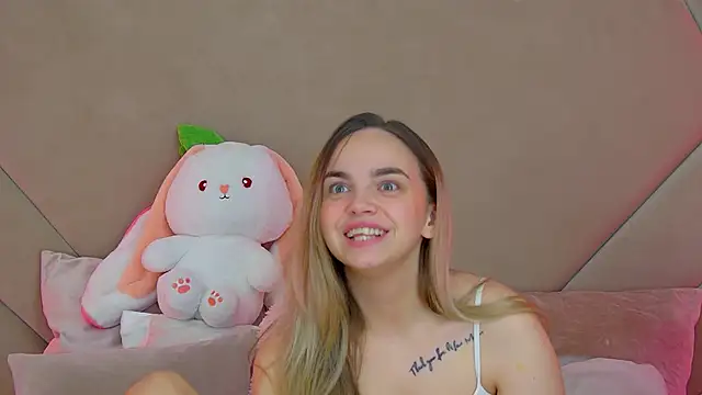 Snapshot of AnitaVenture chatting on October 19, 2025, 4:04 am AnitaVenture online show from October 19, 2025, 4:04 am