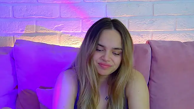 Snapshot of AnitaVenture chatting on October 4, 2025, 4:30 pm AnitaVenture online show from October 4, 2025, 4:30 pm