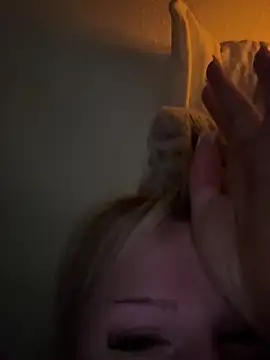 Snapshot of blondeeee chatting on December 18, 2025, 7:46 am blondeeee online show from December 18, 2025, 7:46 am