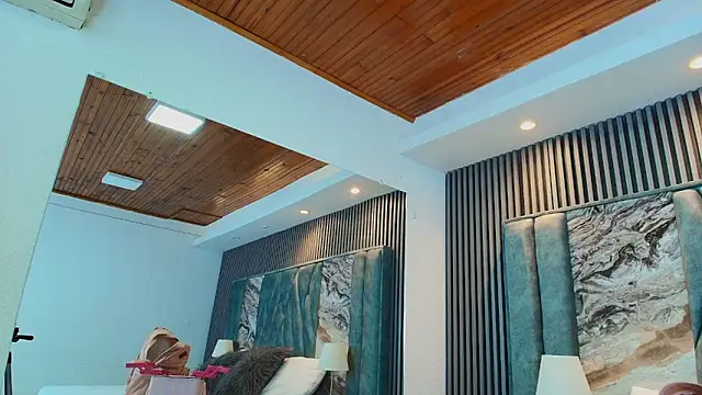 celestebellmont online show from December 16, 2025, 12:42 pm