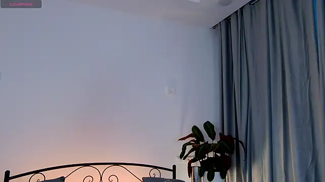 KariDollar online show from October 7, 2025, 5:41 am