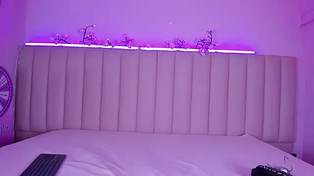 theladymonserrateshow online show from April 16, 2026, 7:47 pm