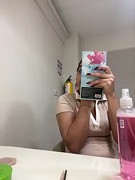 Snapshot of theladymonserrateshow chatting on February 3, 2026, 11:48 am theladymonserrateshow online show from February 3, 2026, 11:48 am